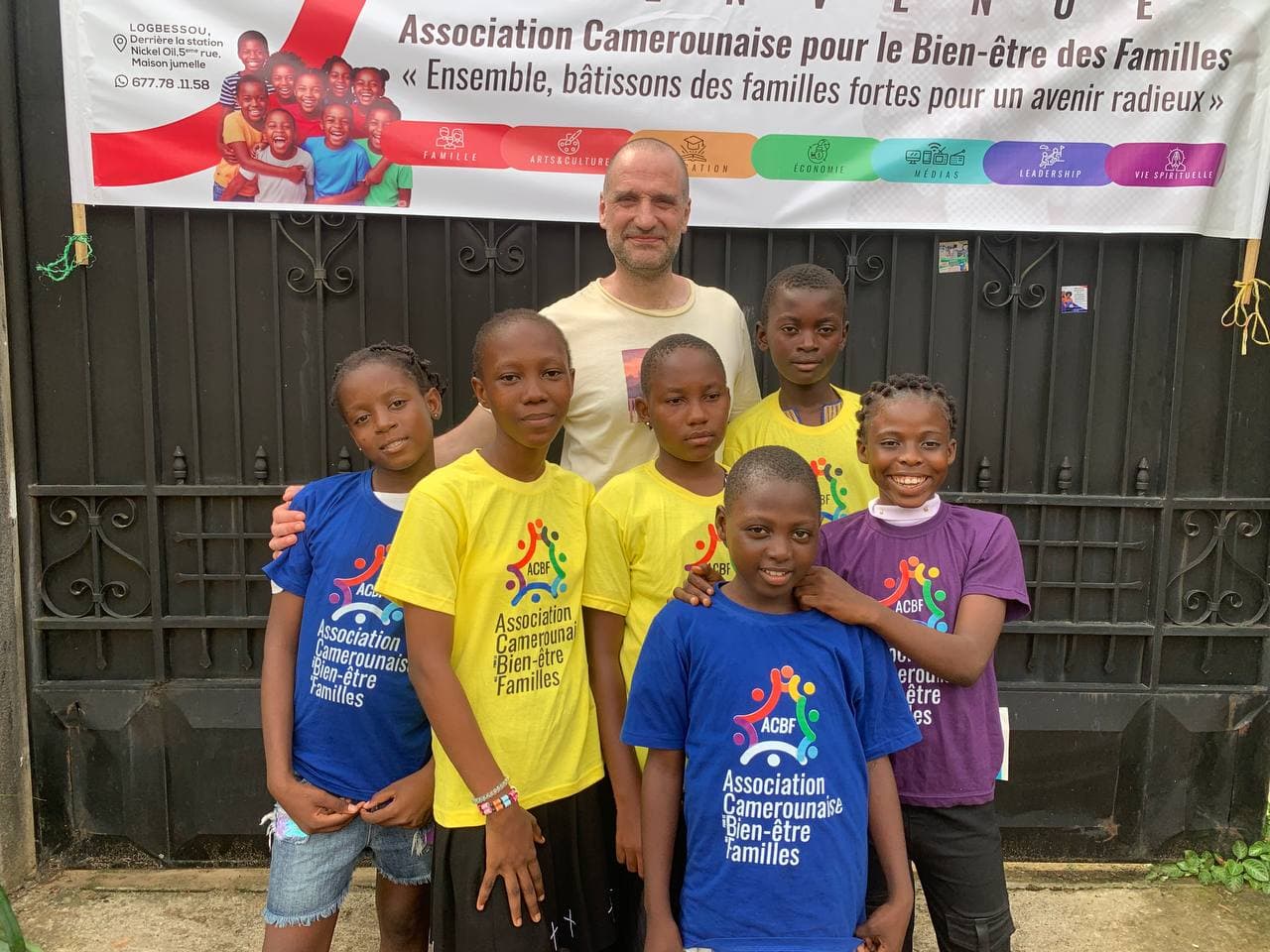 Fondatrice et enfants